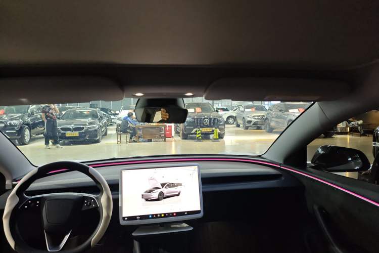 Used Tesla Model 3 2023 Long-Range All-Wheel-Drive Version
