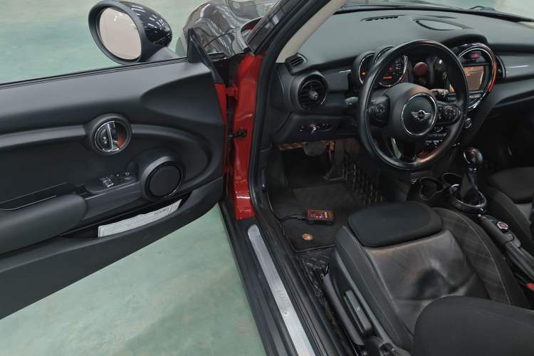 Used  MINI 2016 1.5T COOPER
