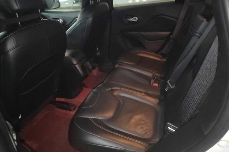 Used  Cherokee 2016 2.0L Superior Edition
