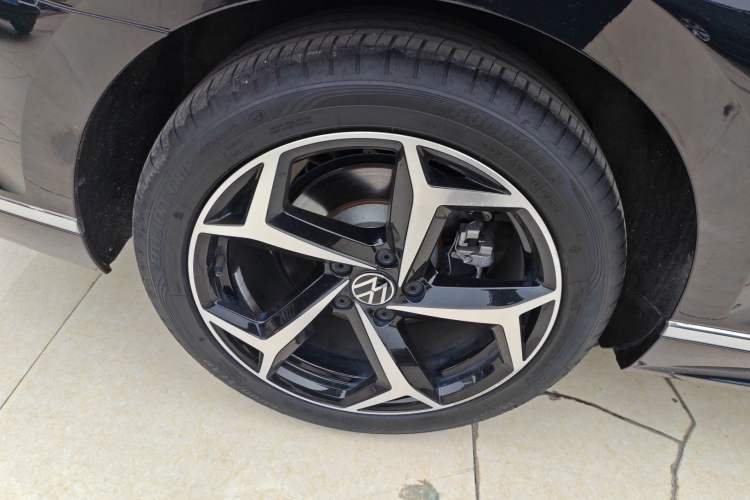 Used Volkswagen Magotan 2023 2 Million Units Limited Edition 330TSI DSG Leading Version
