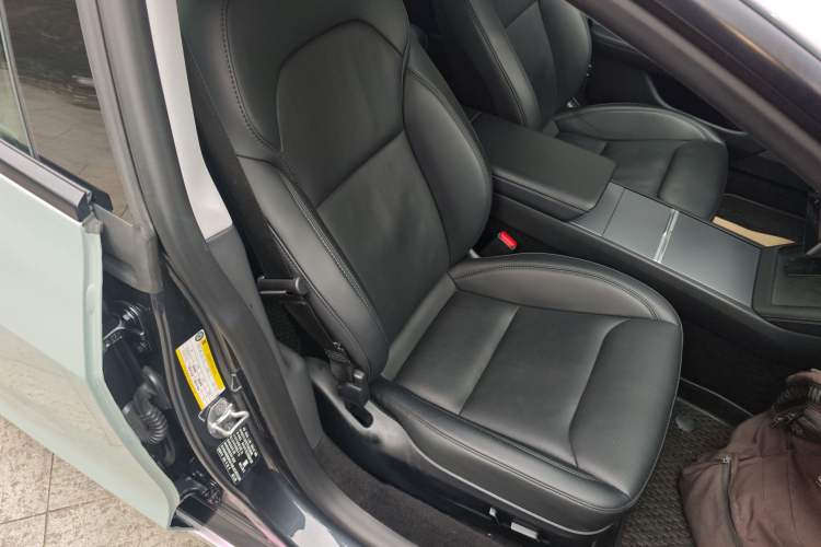 Used Tesla Model 3 2023 Rear-Wheel-Drive Version
