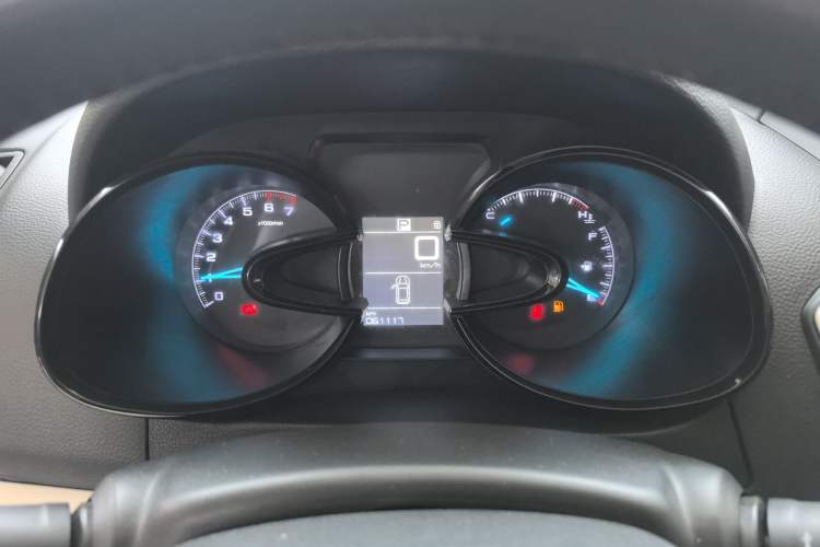 Used Dongfeng Aeolus AX7 2016 2.0L Automatic Zhiyi Trim