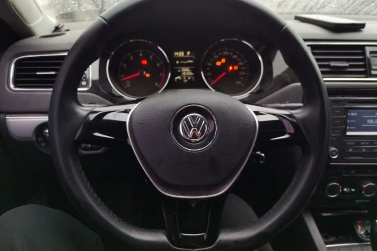 Used Volkswagen Sagitar 2015 1.6L Automatic Comfort Model
