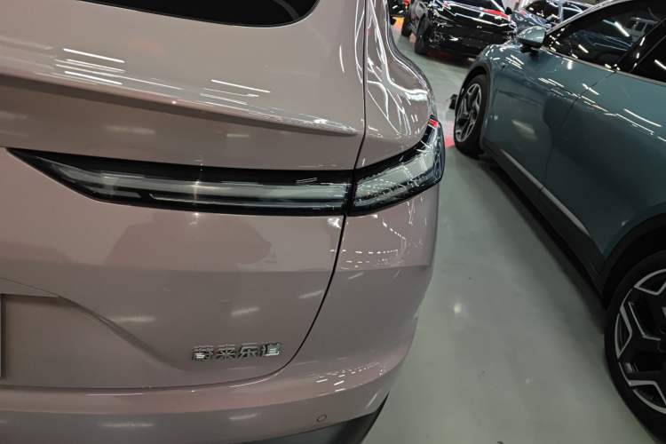 Used ONVO L60 2024 60 kWh All-Wheel Drive