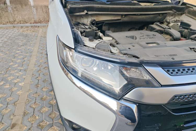 Used Mitsubishi Outlander 2018 2.0L Two-Wheel Drive Glory Edition 5 Seats