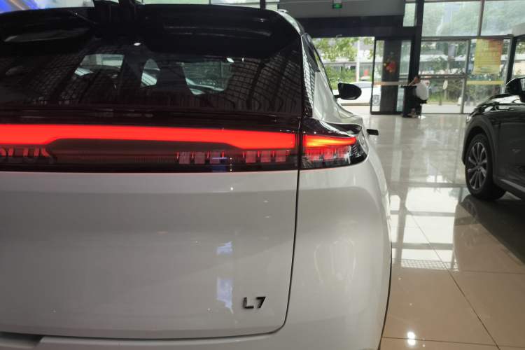 Used Dongfeng Aeolus L7 New Energy 2024 205 Pro
