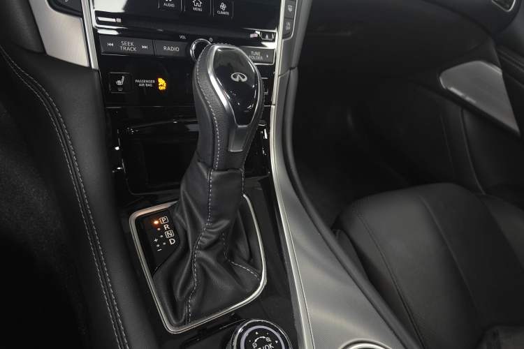 Used Infiniti Q60 2019 2.0T Luxury Edition
