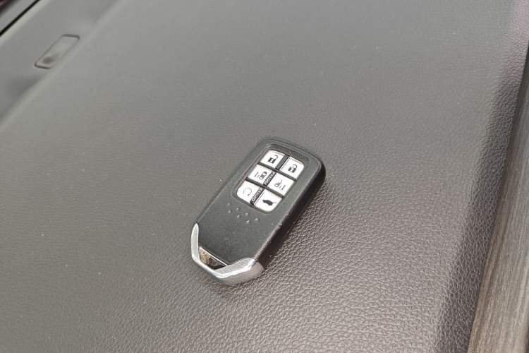 Used Honda Elysion 2022 2.0L eHEV Prestige Edition
