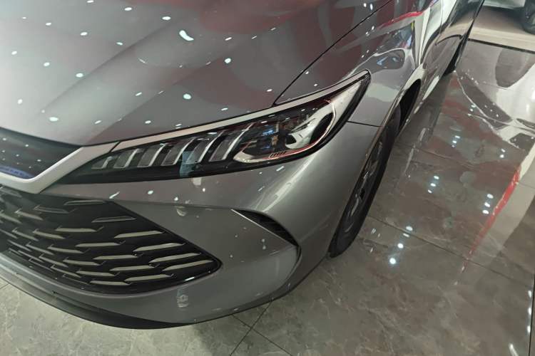 Used BYD Qin PLUS 2025 DM-i Smart Drive 55KM Leading Model
