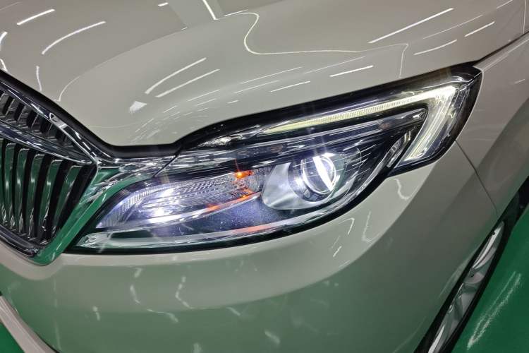 Used Buick GL8 2017 ES 28T Comfort Model China V Standard
