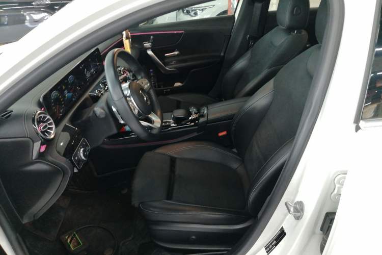 Used Mercedes-Benz A-Class 2020 Restyled A 200 L Sport Sedan Fashion Version
