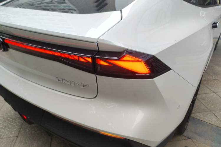 Used Changan UNI-V 2022 1.5T Smart Navigation Version
