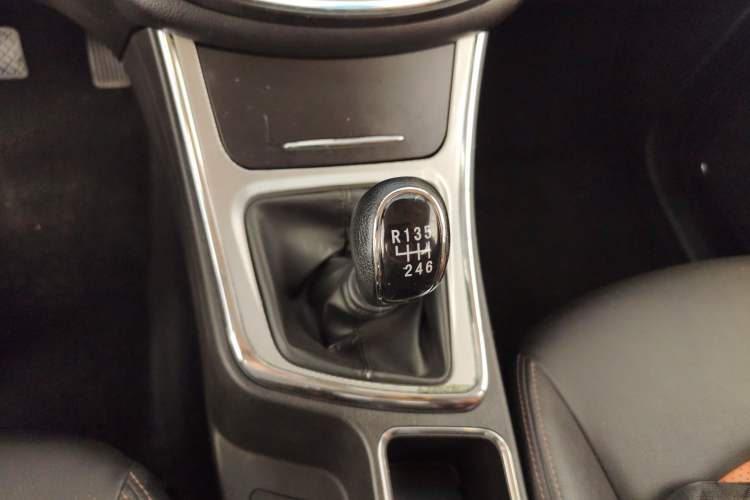 Used Baojun 560 2016 1.8L Manual Elite Version
