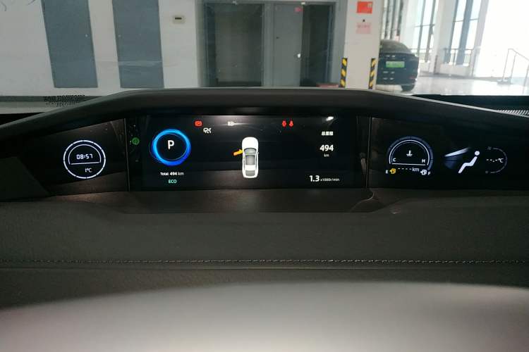 Used Changan UNI-V 2025 1.5T 500Bar Prestige Sporty Version