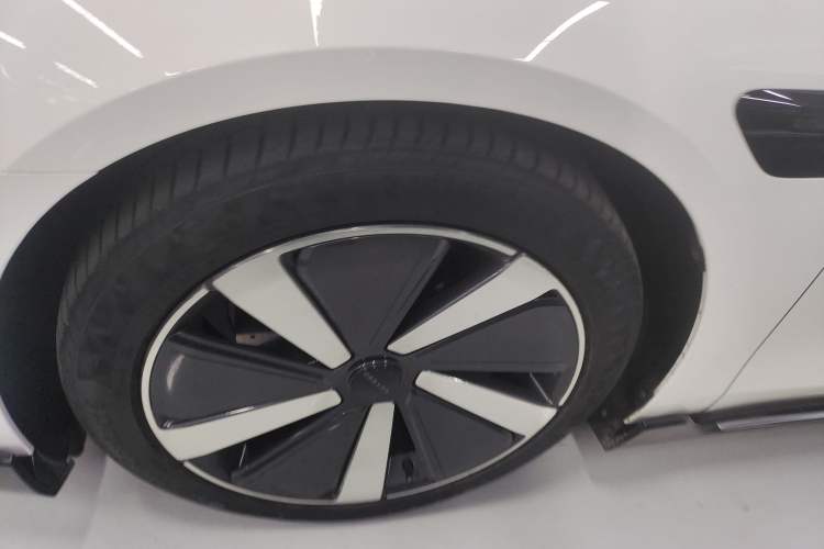 Used Hima Luxeed S7 2024 Max RS
