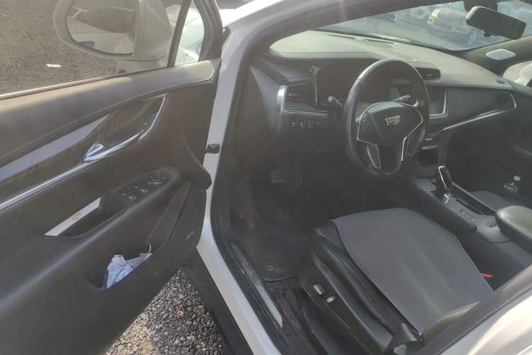 Used Cadillac XT5 2018 28E Four-Wheel Drive Tech Version
