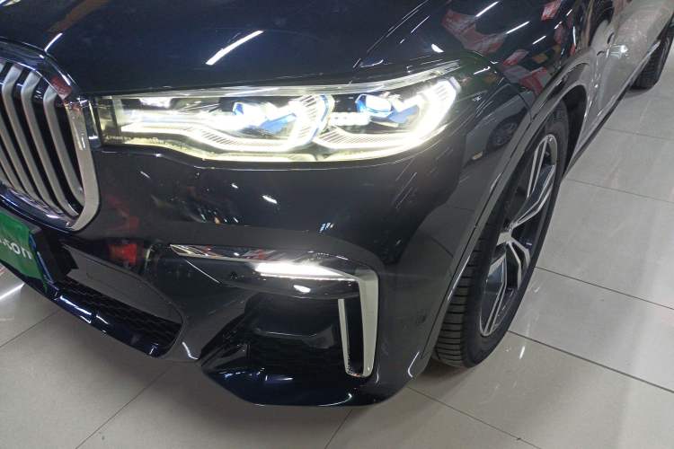 Used BMW X7 2022 xDrive40i Luxury M Sport Package
