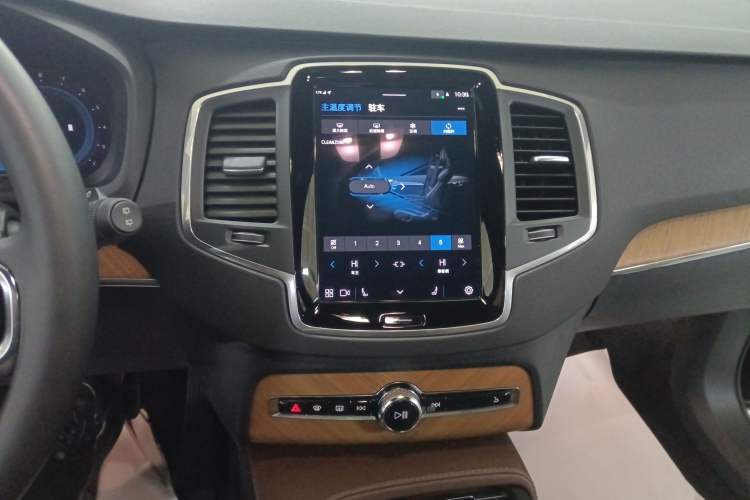 Used Volvo XC90 2024 B5 SmartDrive Luxury Edition 5 Seats