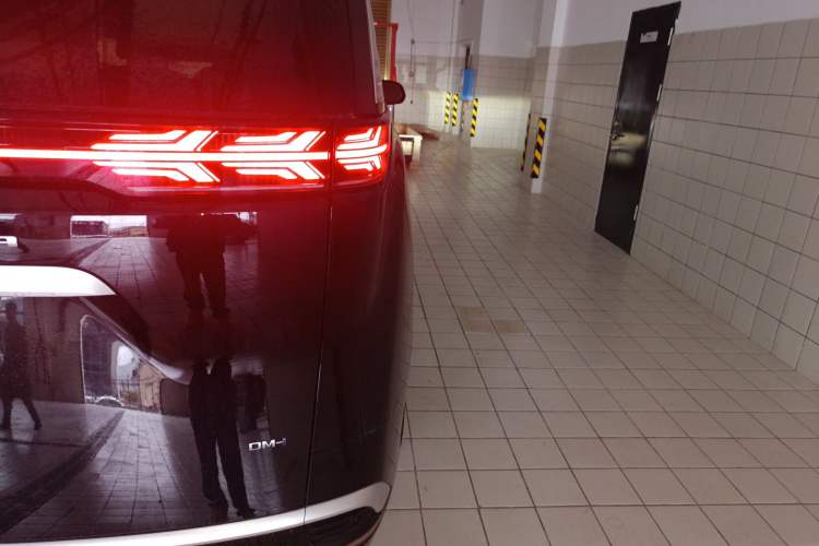 Used Denza D9 2024 DM-i 1050 Luxury Model