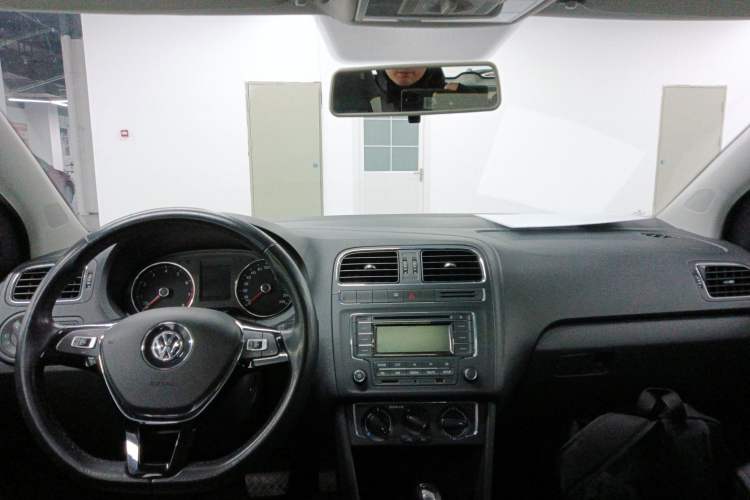 Used Volkswagen Polo 2016 1.6L Automatic Comfort Model
