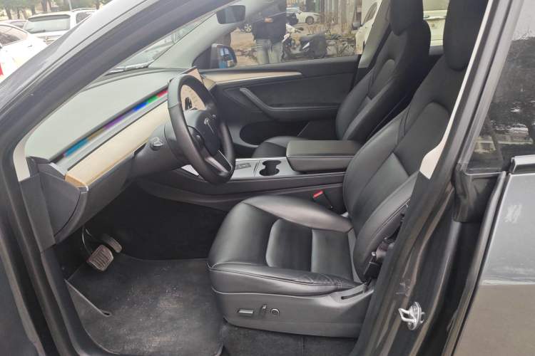 Used Tesla Model Y 2021 Long-Range All-Wheel-Drive Version