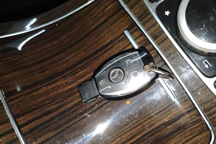 Used Mercedes-Benz GLC 2016 GLC 260 4MATIC Luxury Model