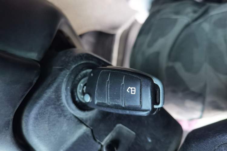 Used  Refine 2008 2.0L Shuttle Gasoline Basic Version with Single Air Conditioner