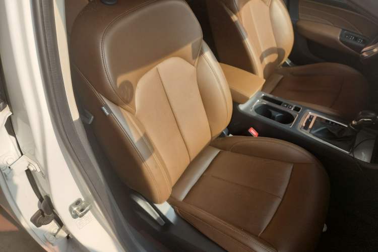 Used Roewe i6 2017 20T Automatic Internet ZhiZun Edition