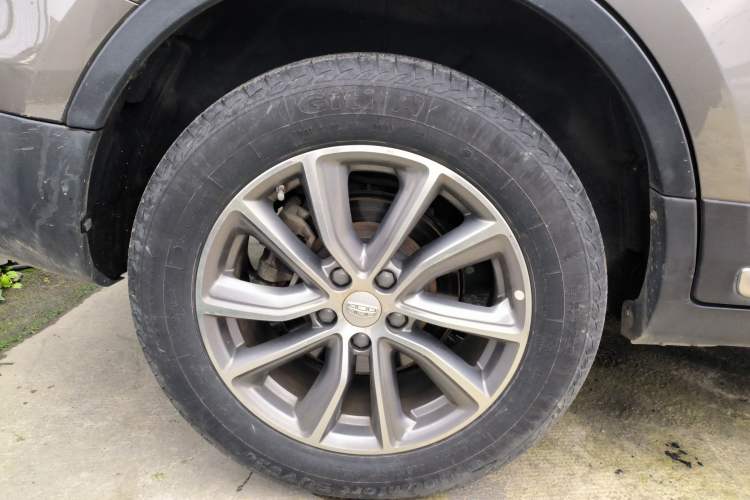 Used Geely Auto Emgrand X7 Sport 2018 1.8TD Automatic Two-Wheel Drive Smart Connect 4G Internet Edition
