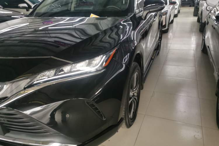 Used Toyota Harrier 2022 2.0L CVT Two-Wheel Drive Luxury Edition