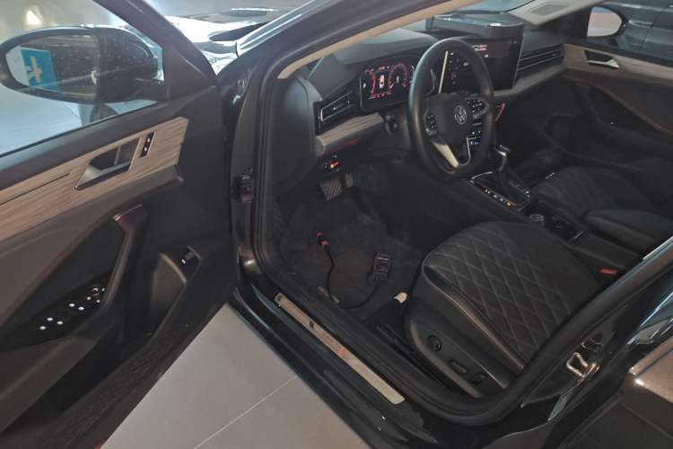 Used Volkswagen Sagitar 2023 300TSI DSG Excellence Edition
