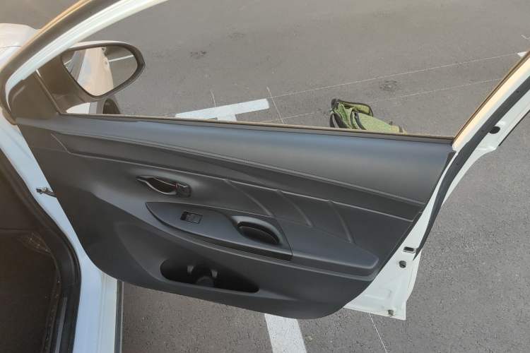 Used Toyota YARiS L 2022 X-Trail 1.5L CVT Leading PLUS Edition
