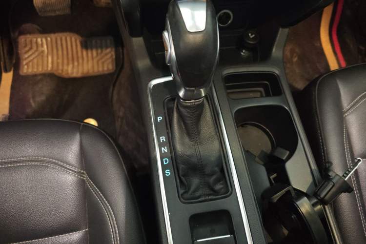 Used Ford Kuga 2018 Facelifted EcoBoost 180 Two-Wheel-Drive Platinum Wing Edition
