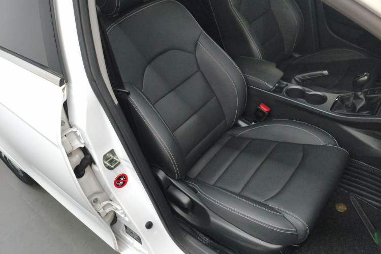 Used Geely Auto Emgrand 2019 Leading Edition 1.5L Manual Upward Asian Games Edition China VI
