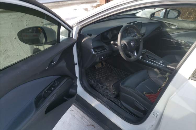 Used Buick Velite 6 2023 430km Range Commuter Version
