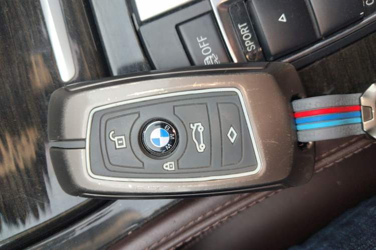 Used BMW 5 Series 2014 525Li Luxury Design Package

