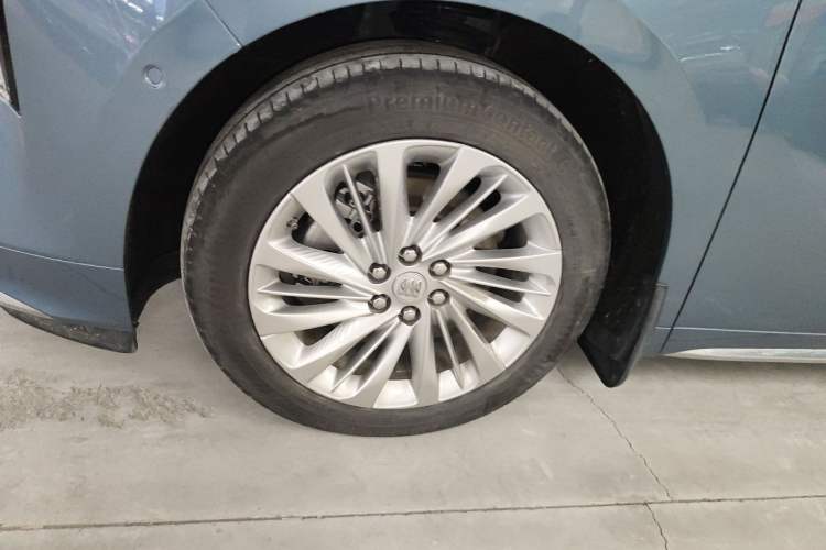 Used Buick Century 2023 2.0T Seven-Seater Yinshi Edition
