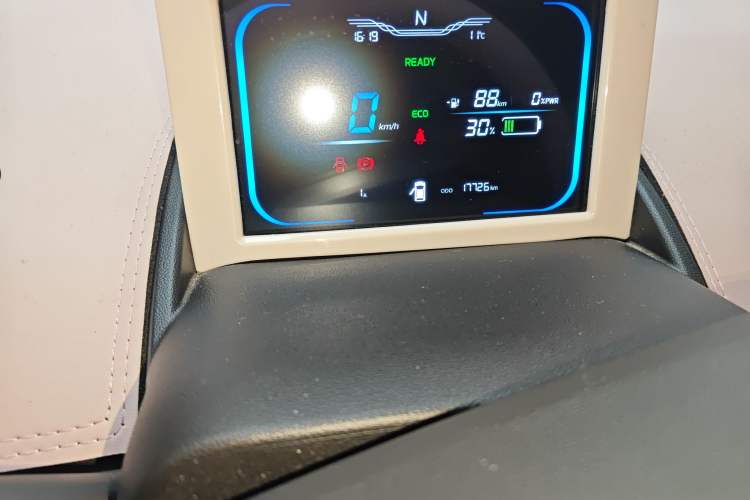 Used  Lumin 2023 301km Honey Dew Edition