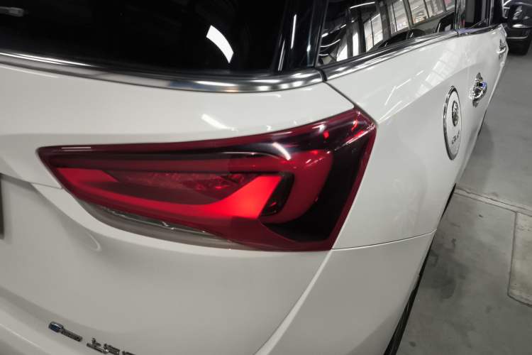 Used Buick GL6 2021 323T Mild Hybrid Connect Prestige Model
