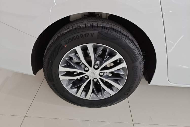 Used Buick GL8 2022 ES Landtrek 653T Luxury Edition