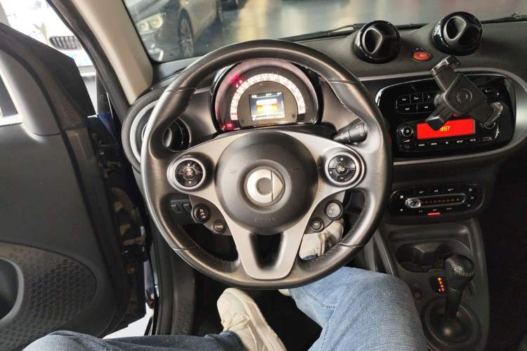 Used  fortwo 2018 1.0L 52kW Hardtop Passion Edition China V Standard
