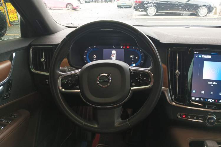 Used Volvo S90 2022 B5 Zhiyi Luxury Edition