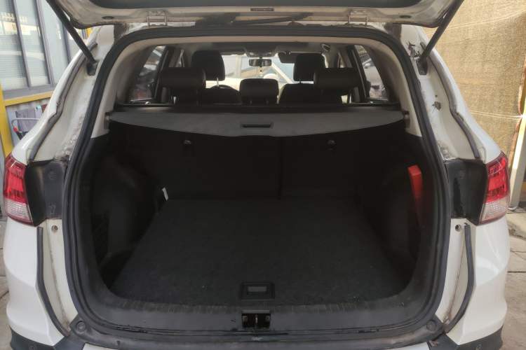 Used Dongfeng Aeolus AX7 2016 2.0L Automatic Zhiyi Trim
