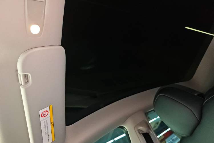 Used Tesla Model Y 2023 Rear-Wheel-Drive Version
