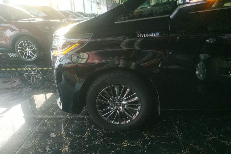 Used Toyota Alphard 2021 Dual-Engine 2.5L Luxury Edition
