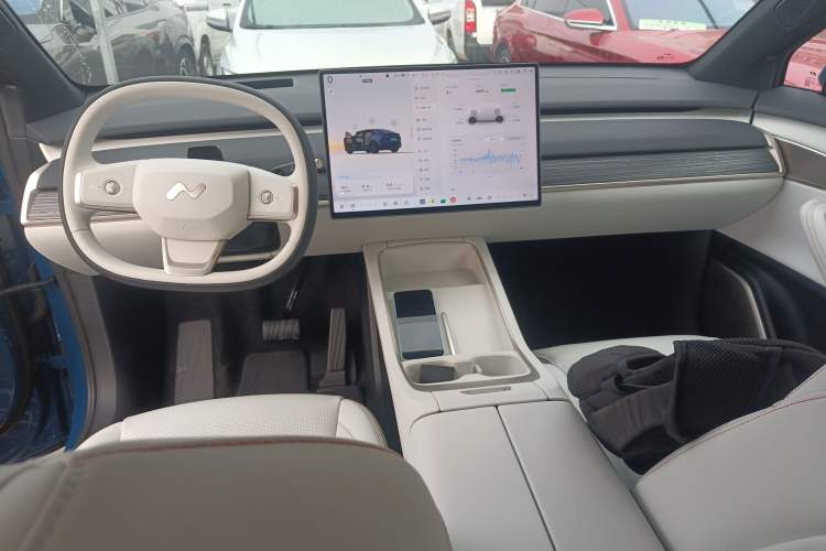 Used ONVO L60 2024 60 kWh Rear-Drive Version
