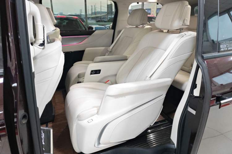 Used Buick GL8 New Energy 2024 Lu Zun Luxury Edition 7-Seater
