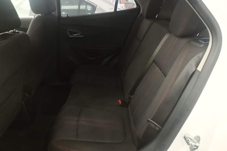 Used Buick Encore 2015 1.4T Automatic Two-Wheel Drive Urban Elite Version
