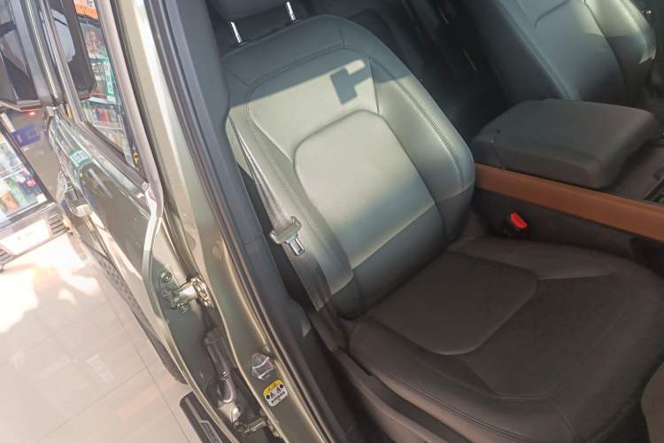 Used Land Rover Defender 2023 Facelift 110 3.0T P400 Dark Edition
