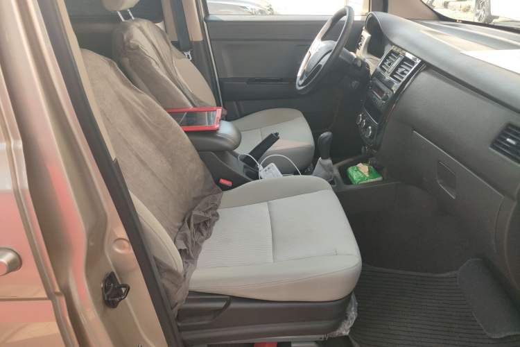 Used Wuling Rongguang V 2018 1.5L Standard Version